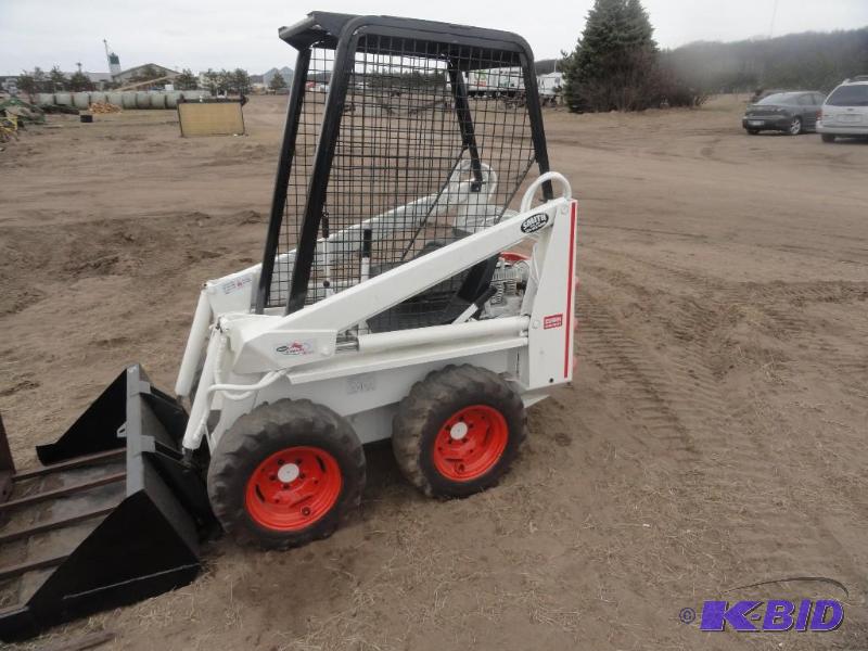 lot 1018 image: 371 Bobcat