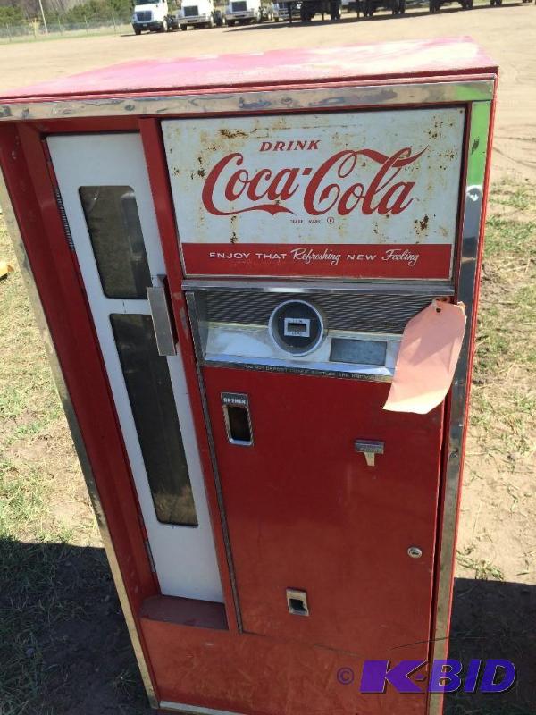 lot 1031 image: Pop Cooler