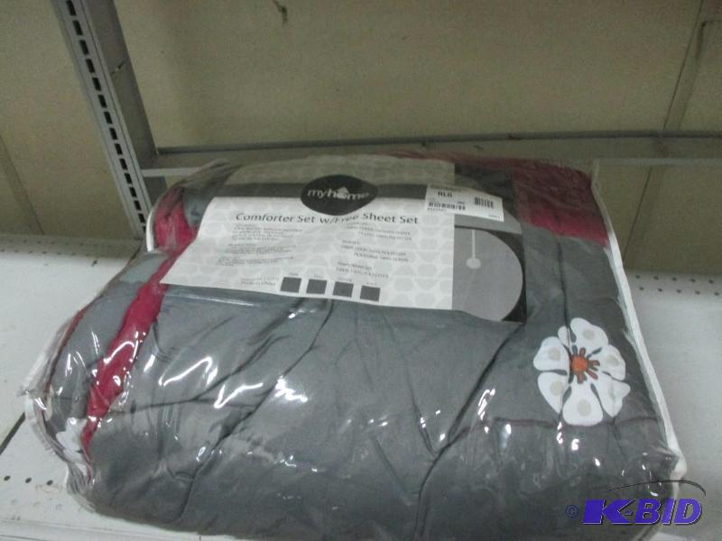 Queen comforter set...