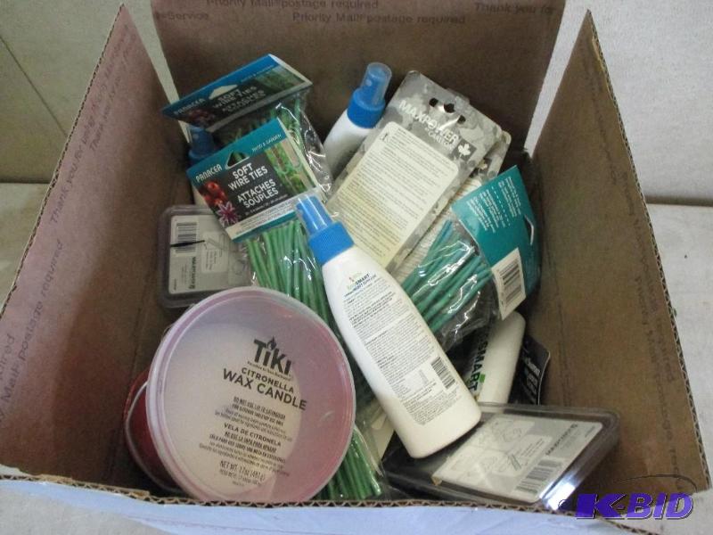 Box of misc outdoor items...