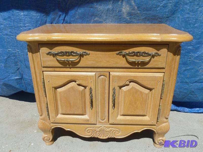 lot 4 image: Beautiful Thomasville Country French Blonde O...