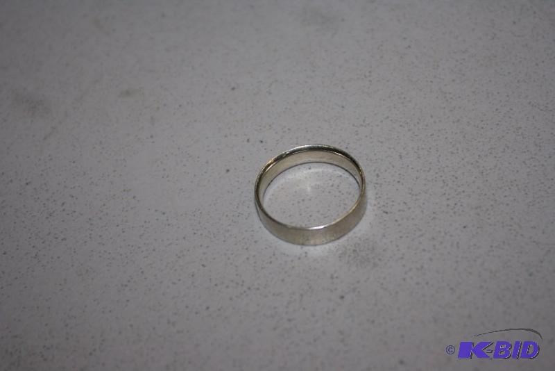 lot 153 image: Mens Wedding Band Silver.