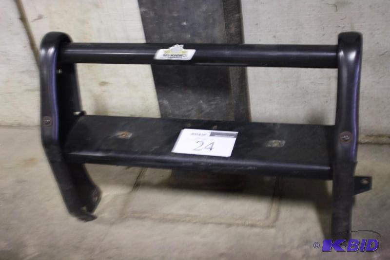 lot 24 image: Go Rhino Push BarCattle Guard 30 x 23 Black.
