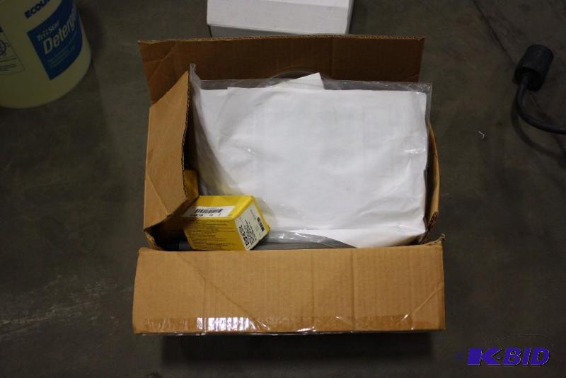lot 38 image: EcoLab Quik Fill Chemical Dispenser Model QF Pro IV PB Includes Hoses & Hardware.