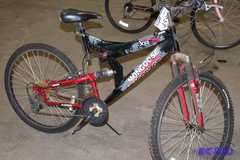 lot 455 image: Mongoose 22 Rim Bike BlackRed 21 Speed Mountain Bike Red Front Forks Black Kick-Stand.