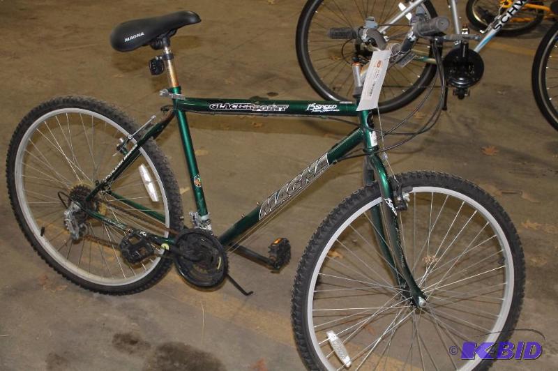 lot 458 image: Magna 22 Rim Green Glacier Poiint 15 Speed Adult Bike wBlack Kickstand & Handlebars.