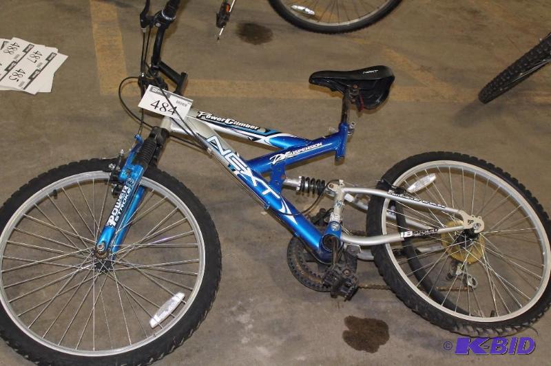 lot 484 image: Giant Bike 22 Rims Mount Bike Blue Black Seat 21 Speed Blk Bag Cablelock Helmet wBike.