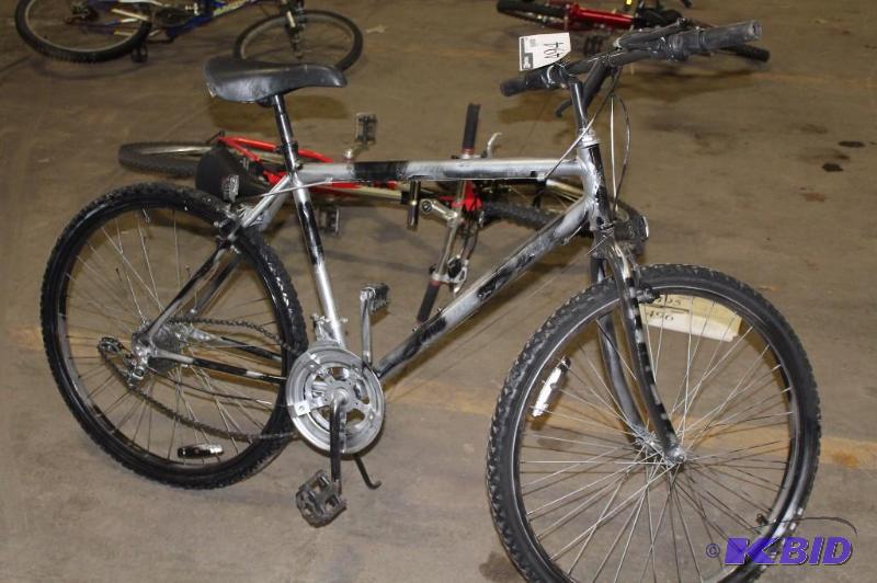 lot 494 image: Miscellaneous Bike Spray Painted GrayBlack 22 Rims.