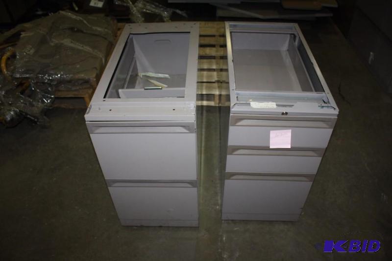 lot 79 image: Lot of (2) Filing Cabinets 2-Drawer & 3-Drawer Gray 30 x 15 x 28.