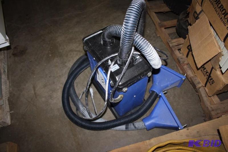 lot 88 image: Double K ChallengAir 850 Stand Dryer 115V 60HZ 14.7A Serial No. 057 Does Not Include Stand.