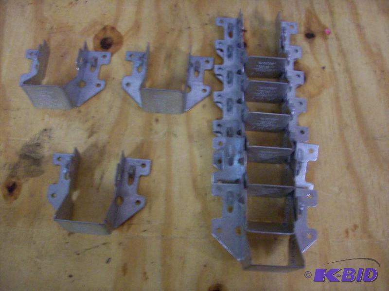 lot 14 image: 10 Pcs Simpson Strong tie joists hanger LSU, ...