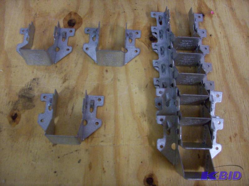 lot 17 image: 14 Pcs Simpson Strong tie joist hanger LSU, 2...
