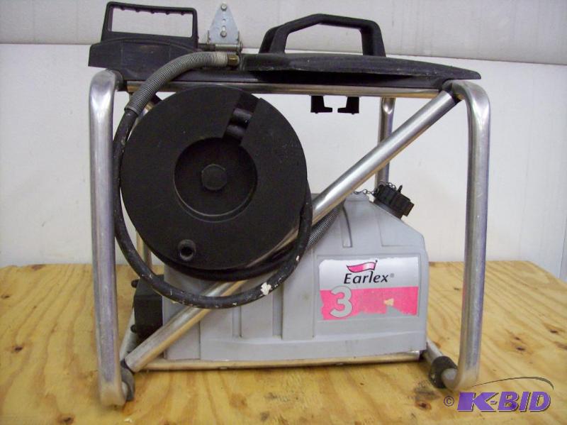 lot 6 image: Earlex Wallpaper Steamer comes with 2 attachm...