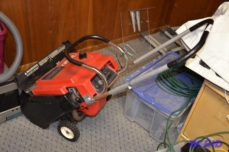 lot 60 image: Toro S-200 snow&nbspblower&nbspPlease inspe...