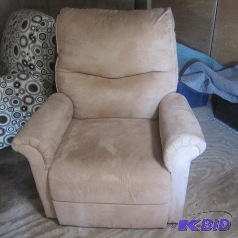 Lift Recliner by Pride