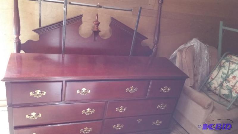Queen Bed & Dresser