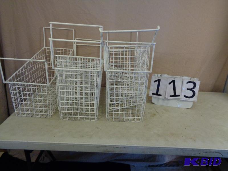 lot 113 image: Lot of Assorted White Coated Metal Baskets wi...