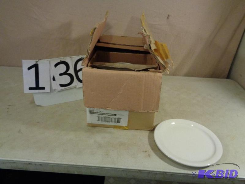 lot 136 image: Lot of 21 9" World Tableware Plates. App...