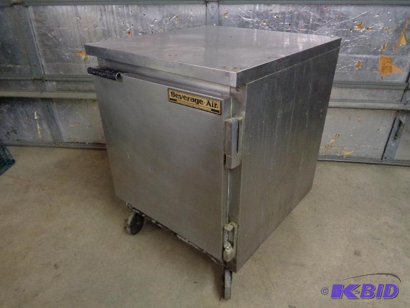 lot 19 image: Beverage Air Cooler