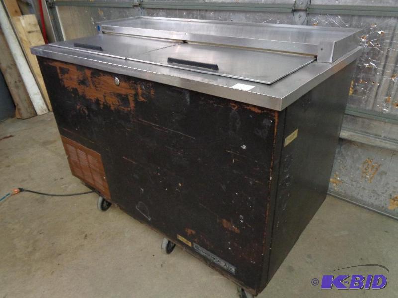 lot 23 image: Beverage Air Reach in Cooler