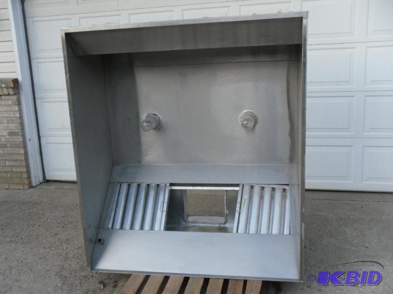 lot 26 image: Stainless Exhaust Hood