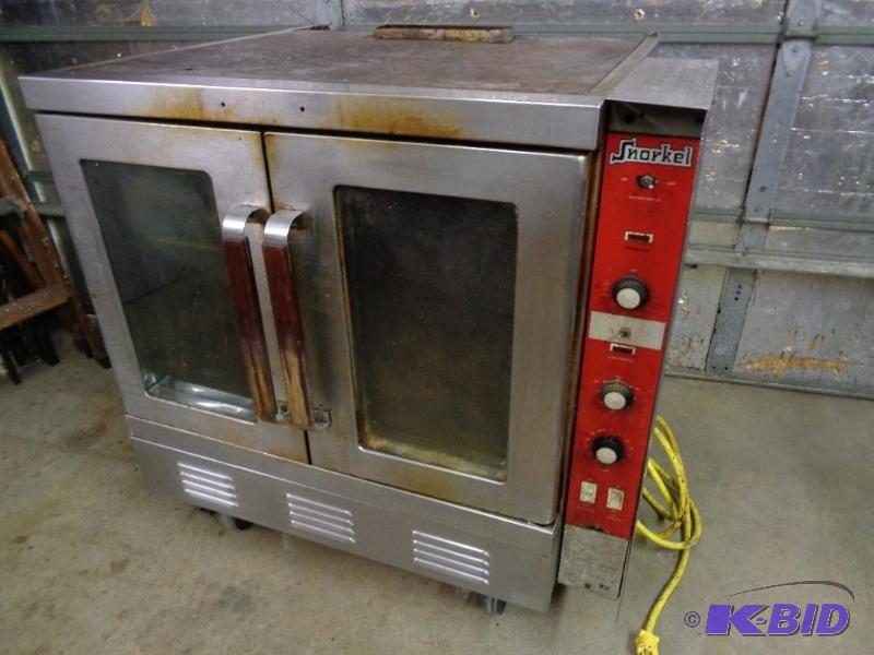 lot 28 image: Snorkel Convection Oven