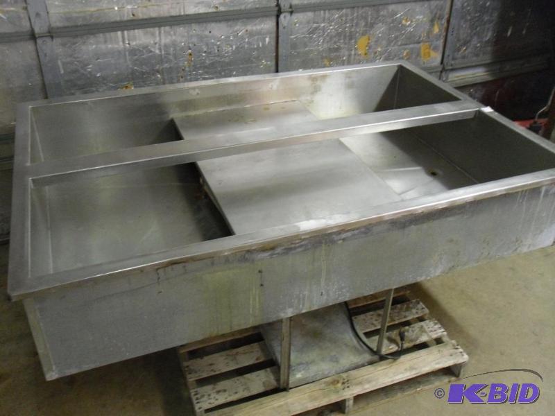 lot 38 image: Refrigerated Drop in Cooler