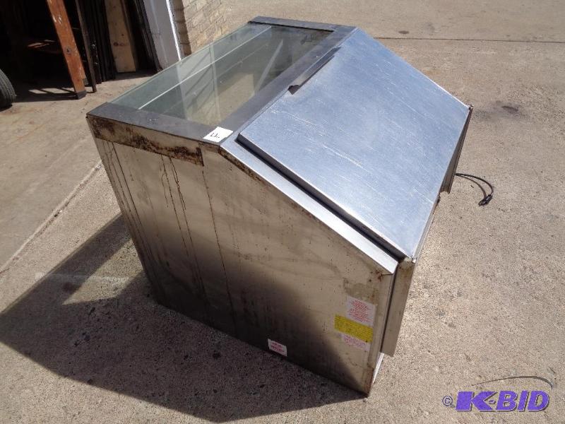 lot 43 image: Drop in Warmer