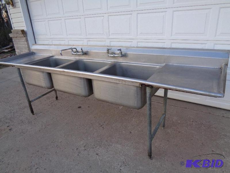 lot 6 image: 3 Well Stainless Steel Sink