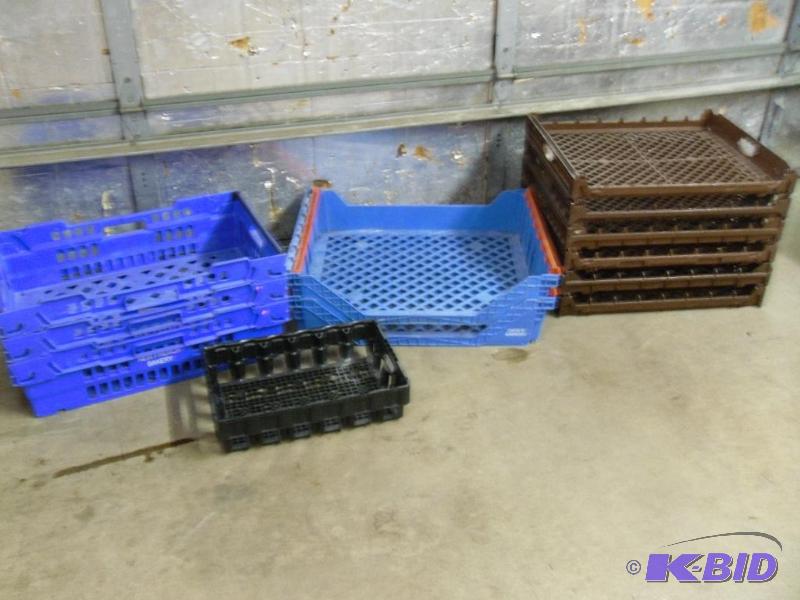 lot 69 image: Assorted Bakery Racks