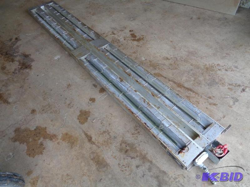 lot 71A image: Hatco Glo-Ray Food Warmer 9 foot.