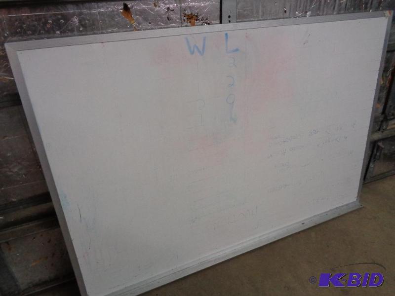lot 76 image: 6 X 4 White Board