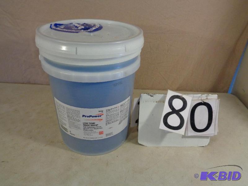 lot 80 image: Unopened 5 Gallon Bucket of Low Temp Rinse Ag...