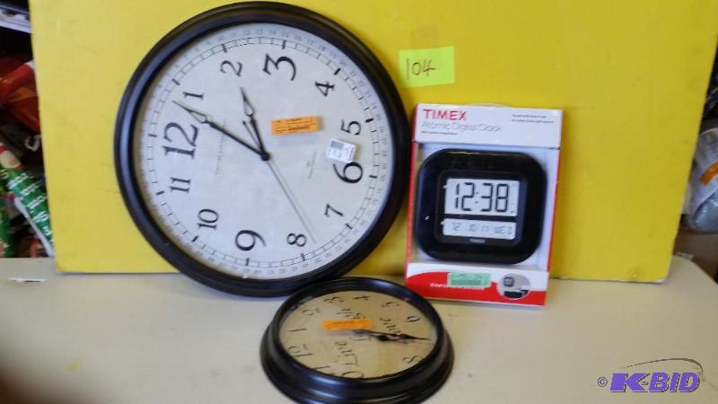 lot 104 image: Lot of Clocks