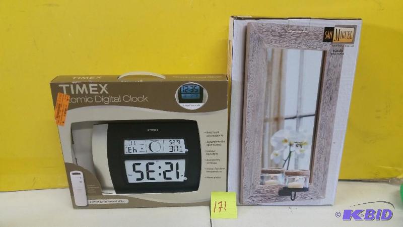lot 171 image: Wall Dcor and Timex atomic clock