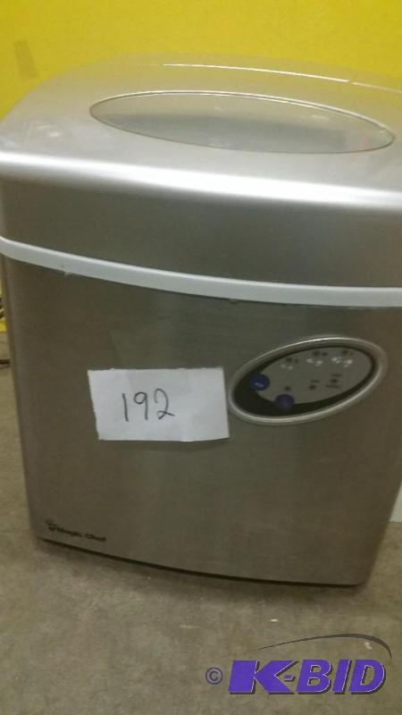 lot 192 image: Ice Maker
