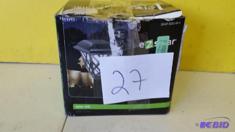 lot 27 image: Solar LED lights