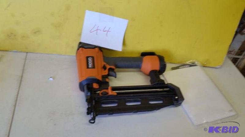 lot 44 image: Ridgid Nailer