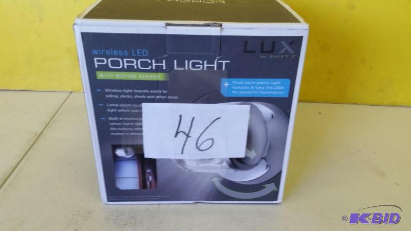 lot 46 image: Lot of 2 Porch Light