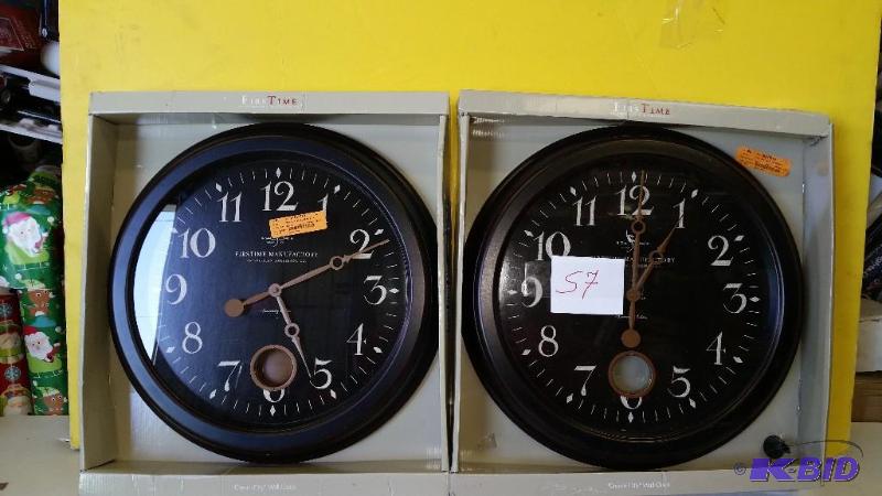 lot 57 image: Lot of 2 Clocks