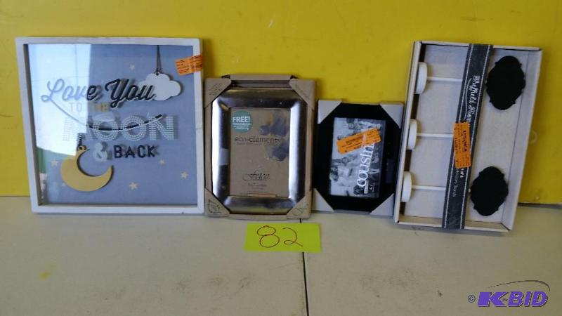 lot 82 image: Lot of misc frames