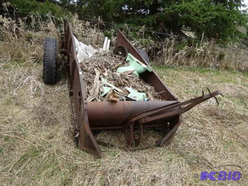 Antique manour spreader