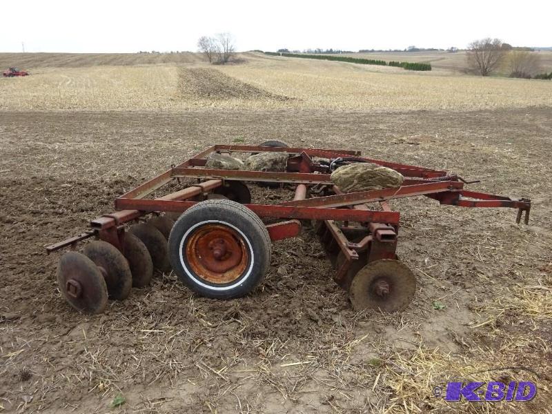 International 12 foot on rubber wheels Disk Estate Auction KBID