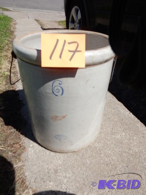 lot 117 image: No 6 Redwing Crock