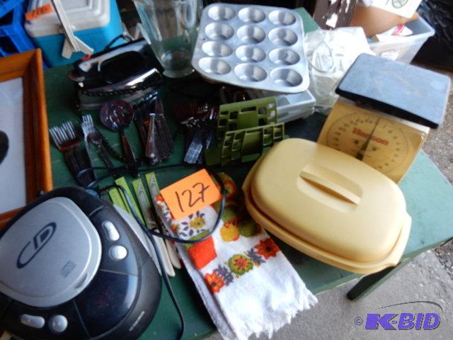 lot 127 image: Misc. items as pictured