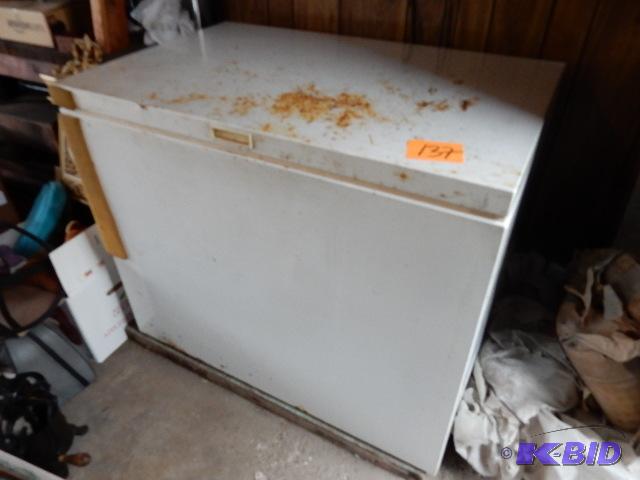 lot 137 image: Kenmore 15.1 cu ft Deep Freeze