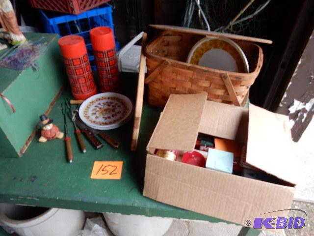 lot 152 image: Picnic Items.. Nice old Picnic Basket