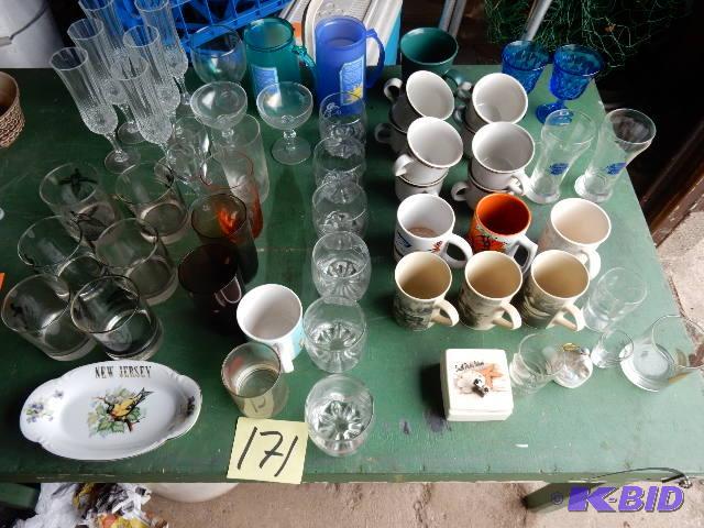 lot 171 image: Misc. Glassware