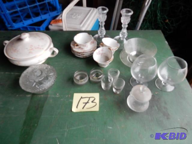 lot 173 image: misc. Glass as pictured