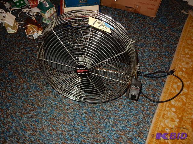 lot 195 image: DURACRAFT 3 Speed Fan